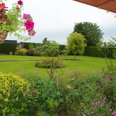 Castleview House 3*