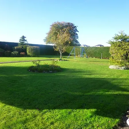 Castleview House 3*